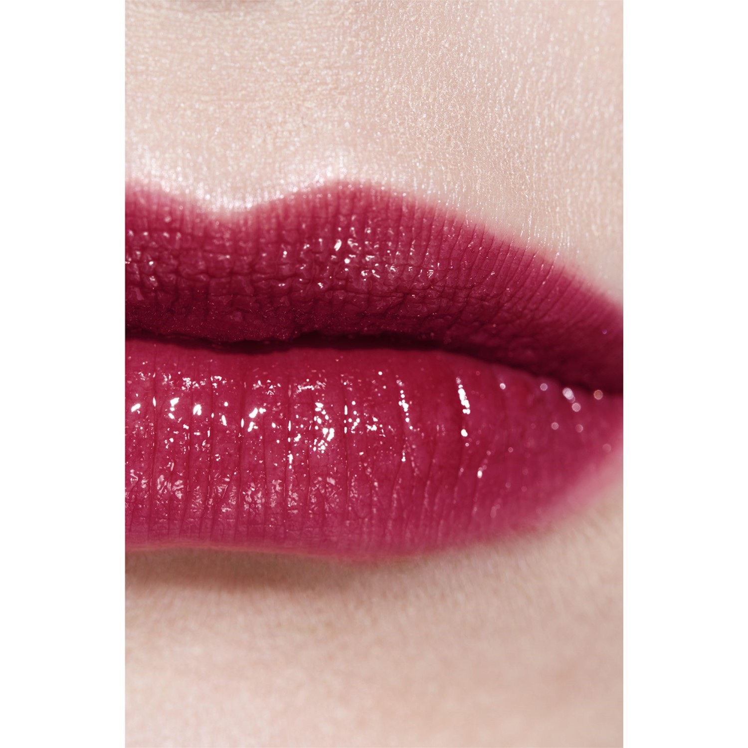 EL BÁLSAMO CON COLOR HIDRATANTE, CON UNA INTENSIDAD A MEDIDA, PARA UNOS LABIOS MÁS BELLOS DÍA TRAS DÍA